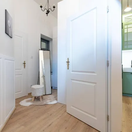 Tost Palace - Centrum With Private Parking Apartamento *