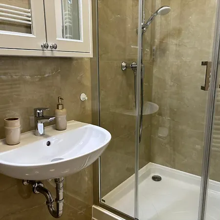 Tost Palace - Centrum With Private Parking Apartamento *