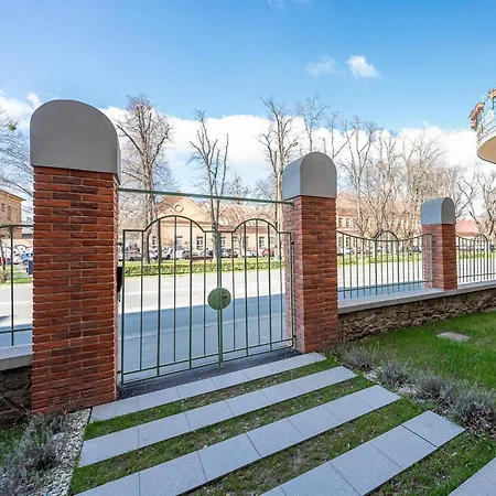 Tost Palace - Centrum With Private Parking Appartement Košice