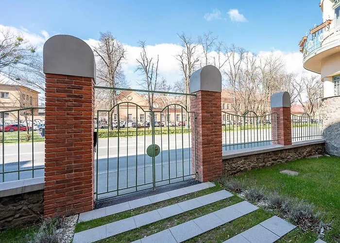 Tost Palace - Centrum With Private Parking Apartamento Košice